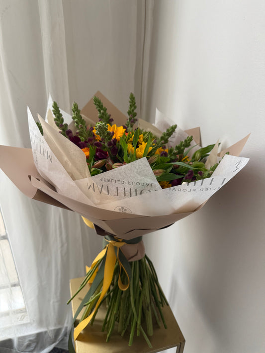 Ramo Mixto con Mini Girasoles, Perritos, Mini Rosas y Astromelias