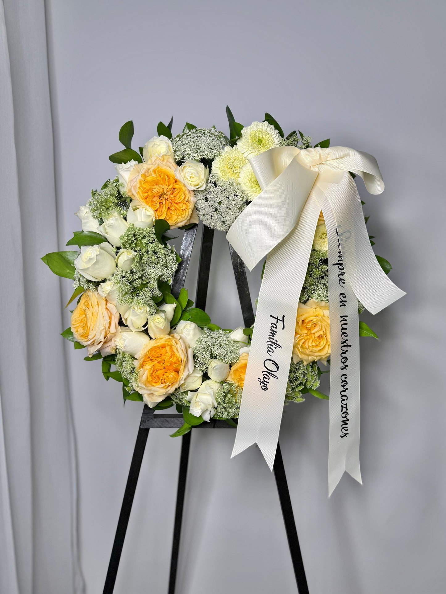 Corona Fúnebre con Flores Variadas