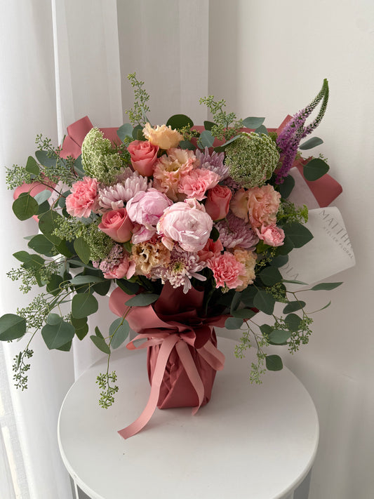 Ramo de flores mistas elaborado en espuma
